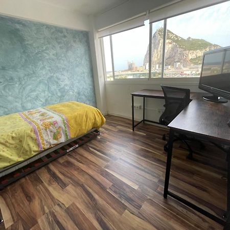 Closest Room To Gibraltar Border ลาลิเนียเดลากอนเซ็ปซีออน ภายนอก รูปภาพ